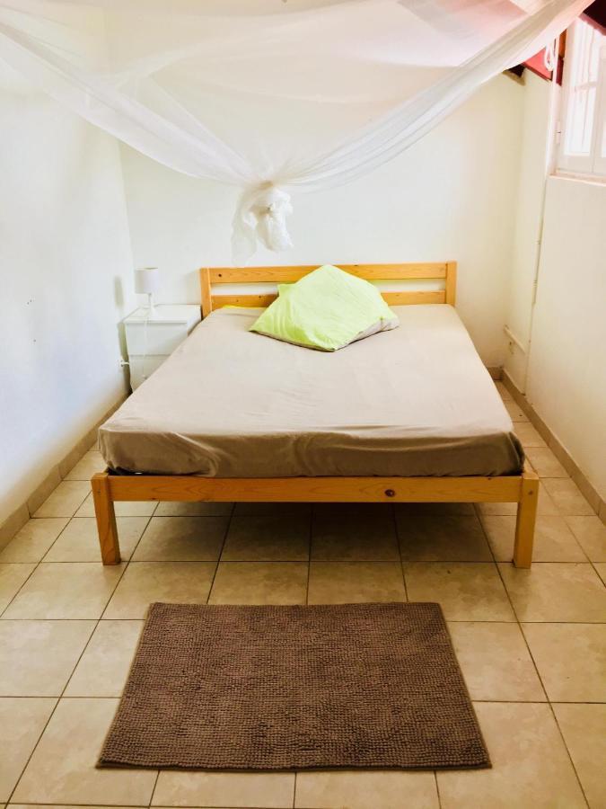 Soleil La Bed & Breakfast Terre-de-Bas Bagian luar foto
