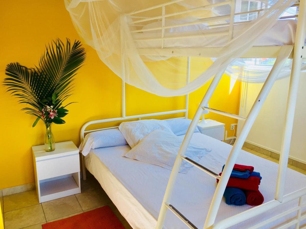 Soleil La Bed & Breakfast Terre-de-Bas Bagian luar foto