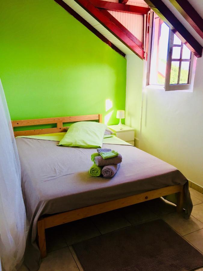 Soleil La Bed & Breakfast Terre-de-Bas Bagian luar foto
